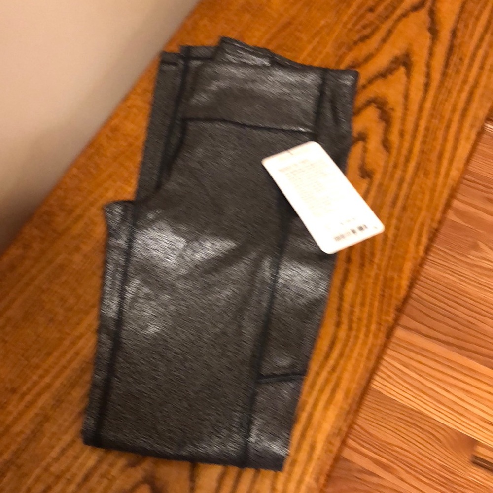 Lululemon speed up tight 28